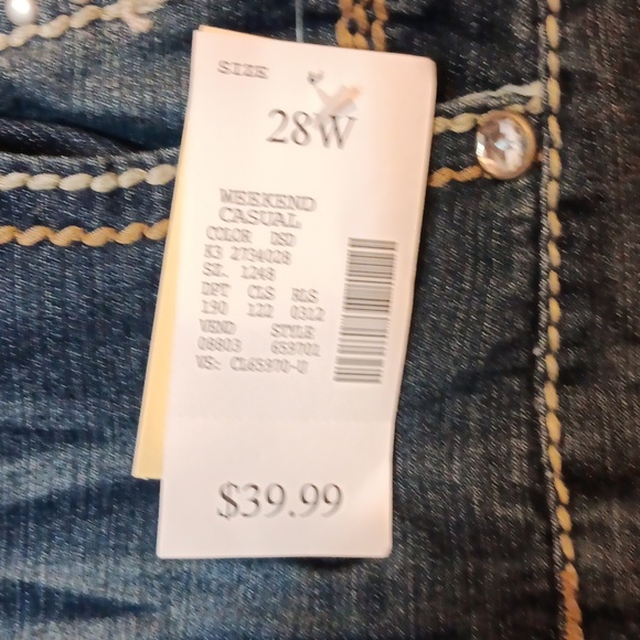 Fashion Bug Denim Shorts 28W NWT - Picture 3 of 3